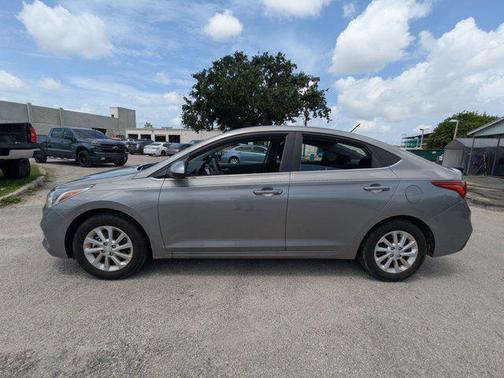 2022 Hyundai Accent SEL