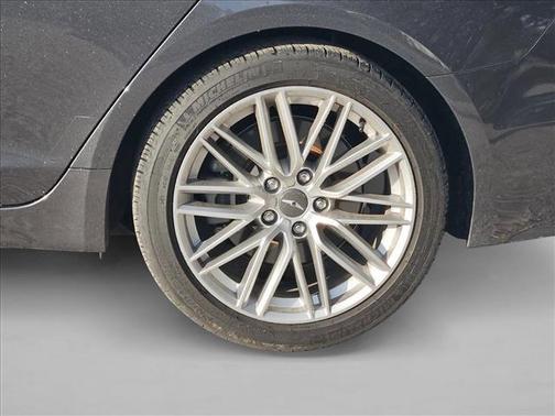 2021 Genesis G70 2.0T RWD