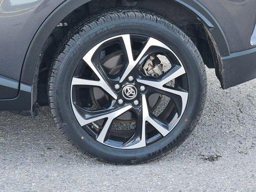 2021 Toyota C-HR XLE