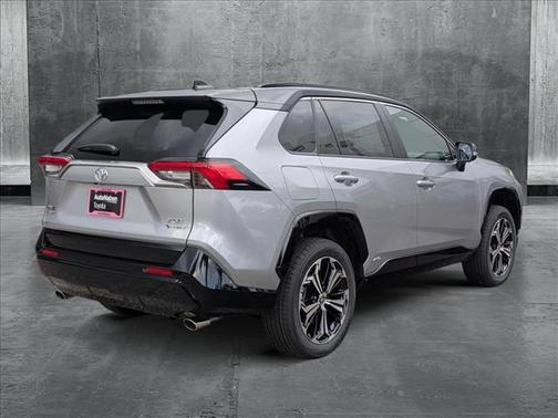 2025 Toyota RAV4 Hybrid SE