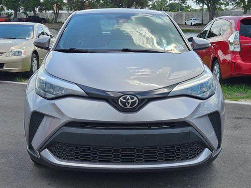 Silver Knockout Metallic 2020 Toyota C-HR XLE