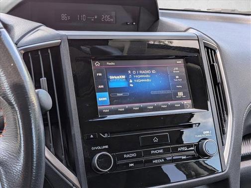 Crystal White Pearl 2019 Subaru Crosstrek 2.0i Premium