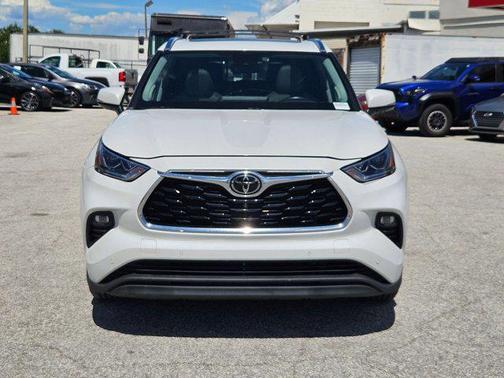 2022 Toyota Highlander Limited