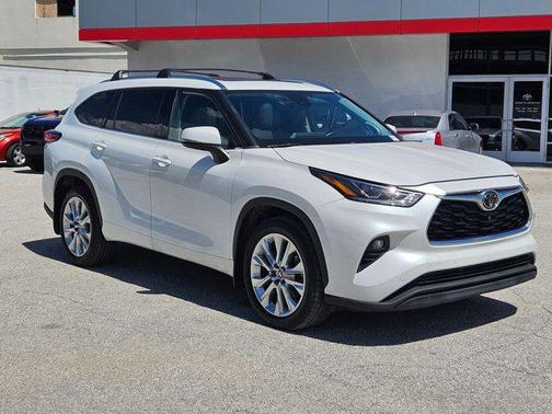 2022 Toyota Highlander Limited