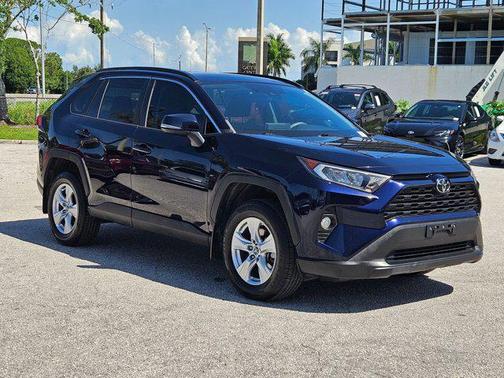 2020 Toyota RAV4 XLE