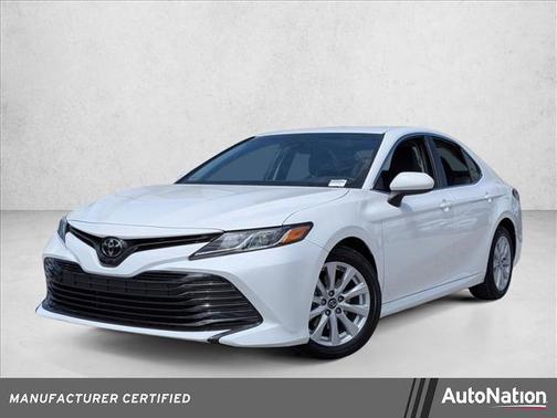 Super White 2018 Toyota Camry LE