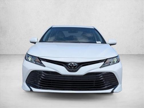 Super White 2018 Toyota Camry LE