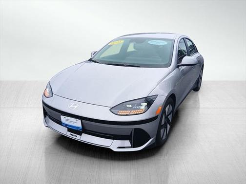 2025 Hyundai IONIQ 6 SE Standard Range
