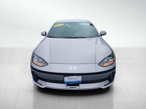 2025 Hyundai IONIQ 6 SE Standard Range