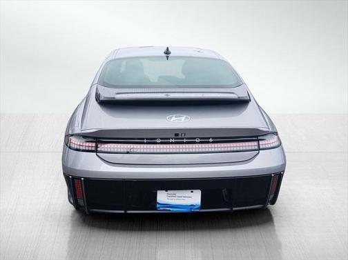 2025 Hyundai IONIQ 6 SE Standard Range