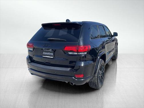2022 Jeep Grand Cherokee Laredo