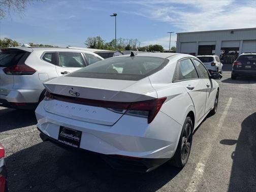 2022 Hyundai ELANTRA SEL