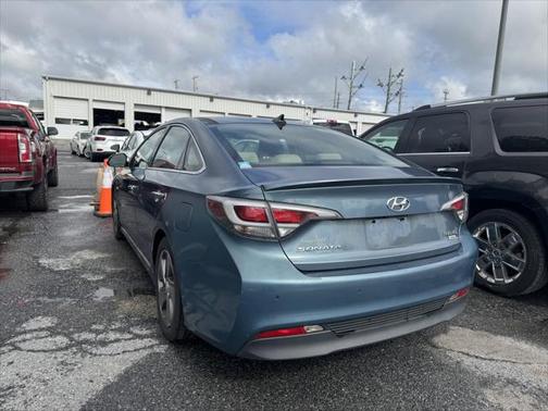 2016 Hyundai SONATA Hybrid Limited