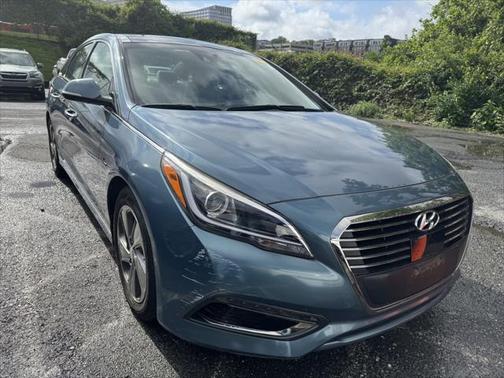 2016 Hyundai SONATA Hybrid Limited