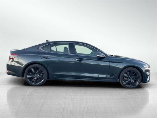 2023 Genesis G70 2.0T RWD