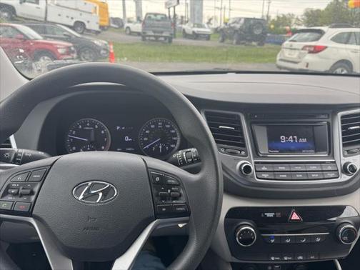 2017 Hyundai TUCSON SE