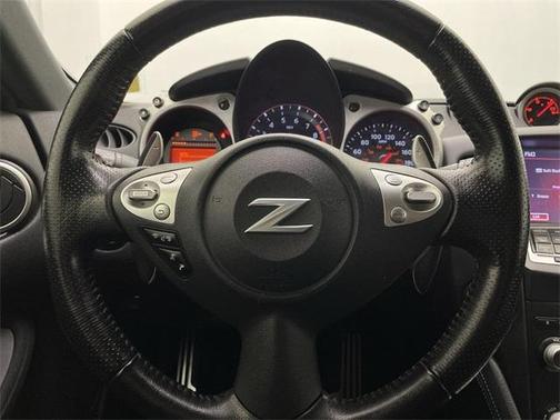 Photo 4 of 21 of 2018 Nissan 370Z Touring