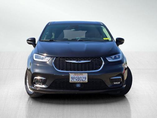 2023 Chrysler Pacifica Touring-L
