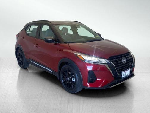 2023 Nissan Kicks SR