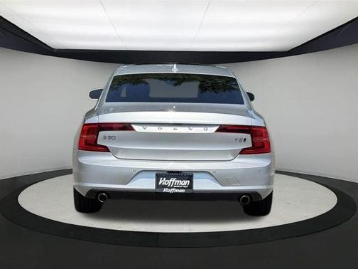 2018 Volvo S90 T5 Momentum