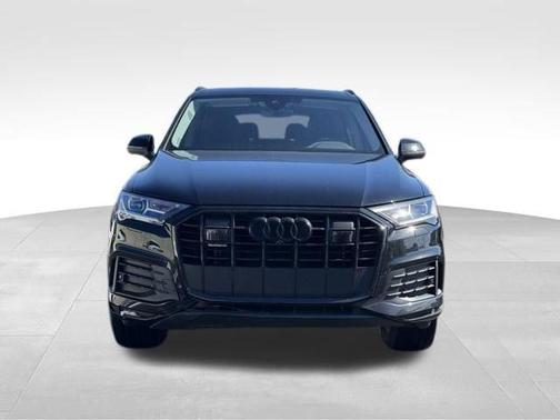 2023 Audi Q7 45 Premium Plus