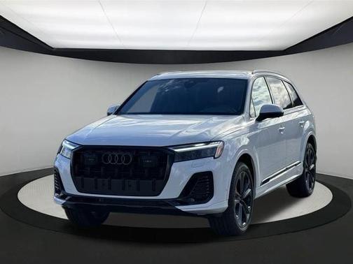 2025 Audi Q7 55 Premium Plus