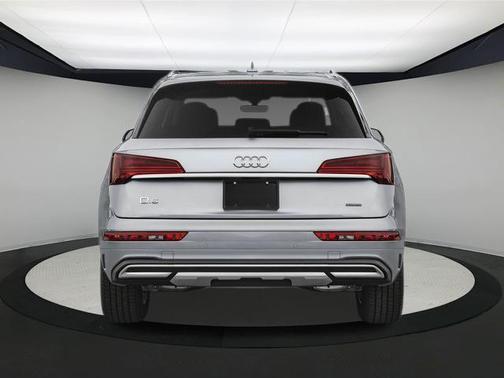 2025 Audi Q5 45 S line quattro Premium