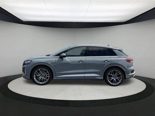 2025 Audi Q4 e-tron 55 quattro Premium
