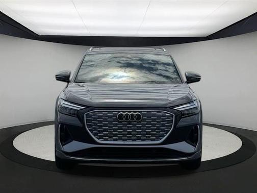 2025 Audi Q4 e-tron 55 quattro Premium