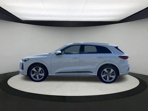 2025 Audi Q5 2.0T quattro Premium