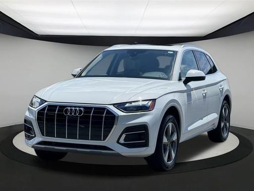 2022 Audi Q5 40 Premium Plus