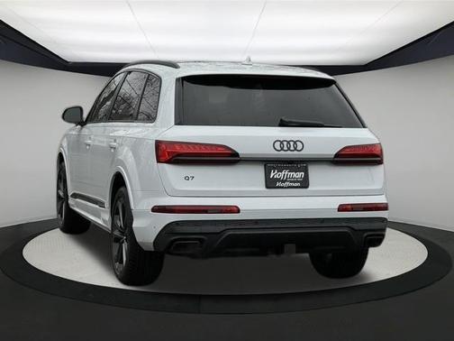 2025 Audi Q7 55 Premium Plus