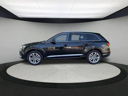 2025 Audi Q7 45 Premium Plus