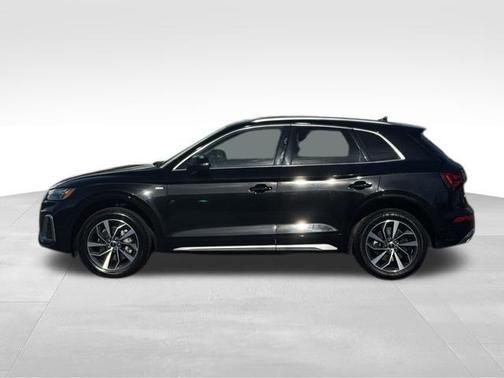 Mythos Black Metallic 2024 Audi Q5 45 S line quattro Premium