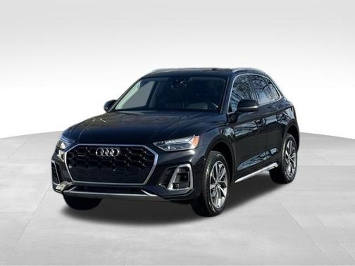 Mythos Black Metallic 2024 Audi Q5 45 S line quattro Premium