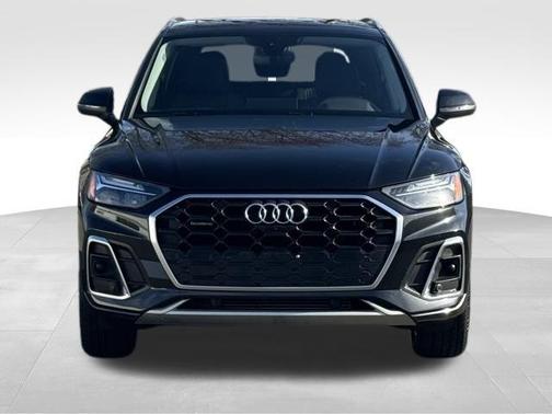 Mythos Black Metallic 2024 Audi Q5 45 S line quattro Premium