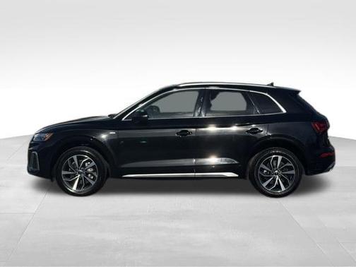 Mythos Black Metallic 2024 Audi Q5 45 S line quattro Premium