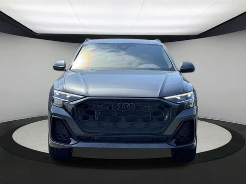2025 Audi Q8 55 Premium