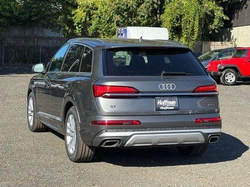 2026 Audi Q7 PLUS