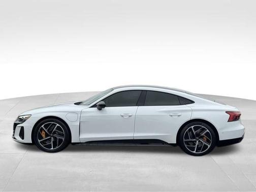 2023 Audi RS e-tron GT Base