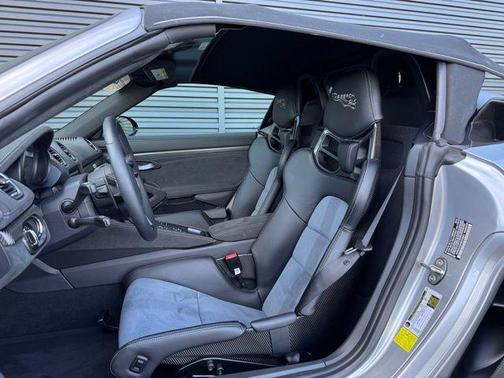 2024 Porsche 718 Spyder RS