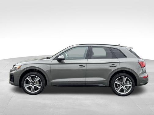 2025 Audi Q5 45 S line quattro Premium