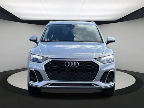 2025 Audi Q5 45 S line quattro Premium