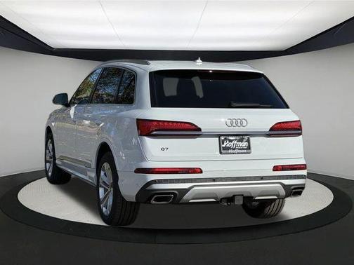 2025 Audi Q7 55 Premium Plus