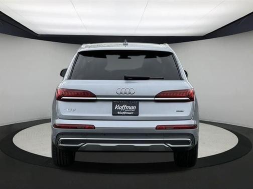 2022 Audi Q7 55 Premium Plus