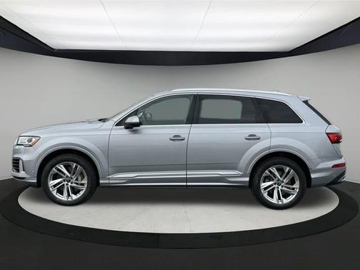 2022 Audi Q7 55 Premium Plus