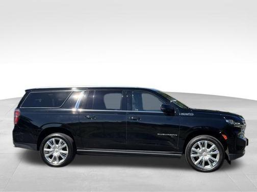 Black 2022 Chevrolet Suburban High Country