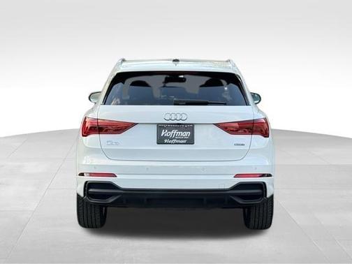 2024 Audi Q3 45 S line Premium