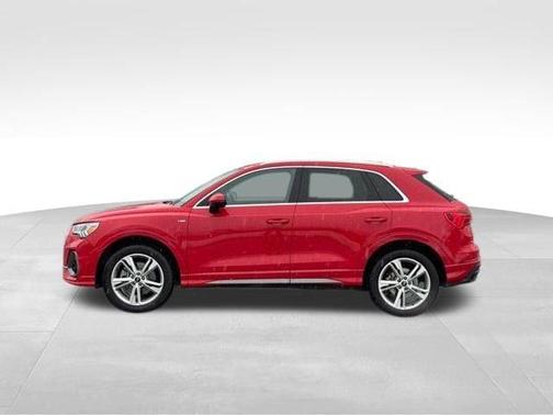 2023 Audi Q3 45 S line Premium