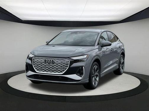 2025 Audi Q4 e-tron 55 quattro Premium